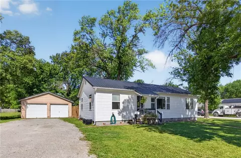 429 N Prewitt St, Nevada, MO 64772