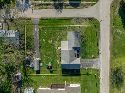 View/Area - 302 E Richardson St, Gallatin, MO 64640 photo 5 of 6