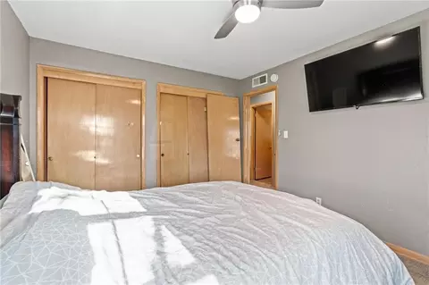Bedroom - 302 E Richardson St, Gallatin, MO 64640 photo 2 of 5
