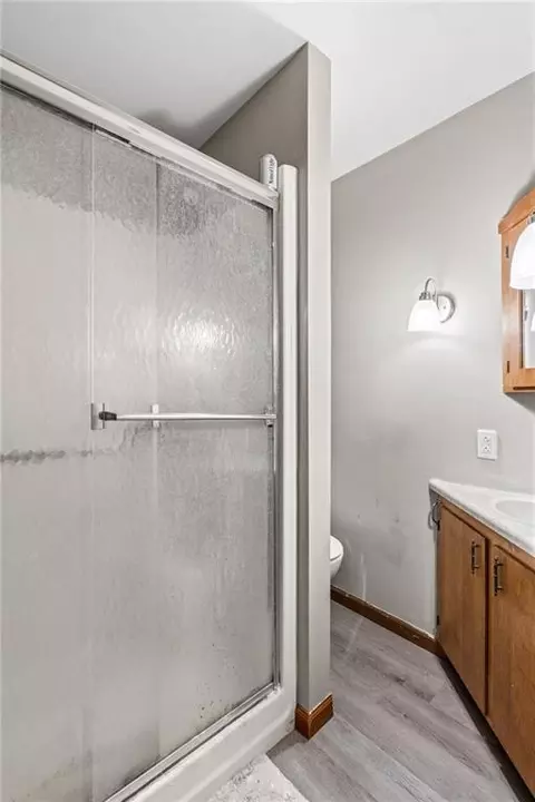 Bath - 302 E Richardson St, Gallatin, MO 64640 photo 5 of 5