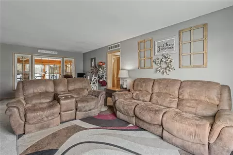 Living - 302 E Richardson St, Gallatin, MO 64640 photo 1 of 3