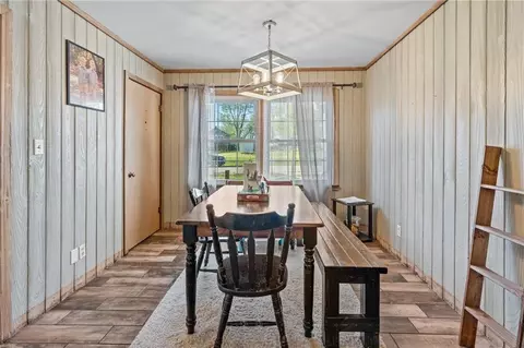 Dining - 302 E Richardson St, Gallatin, MO 64640 photo 2 of 2