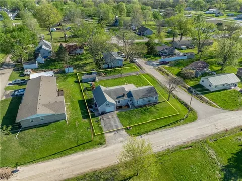 View/Area - 302 E Richardson St, Gallatin, MO 64640 photo 3 of 6