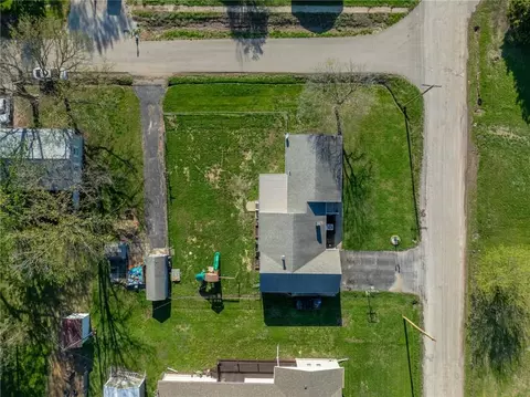 View/Area - 302 E Richardson St, Gallatin, MO 64640 photo 2 of 6