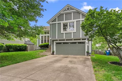 4922 Payne St, Shawnee, KS 66226