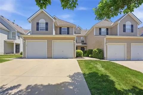 8335 N Kensington Ave, Kansas City, MO 64119