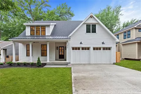 4620 W 70th Ter, Prairie Village, KS 66208