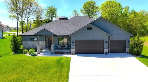 13 Tahoma Rdg, Lake Winnebago, MO 64034