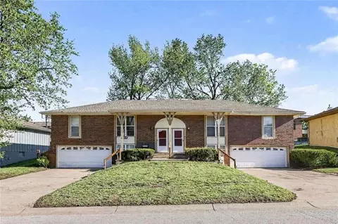 1601-1603 SW Sunset St, Blue Springs, MO 64015