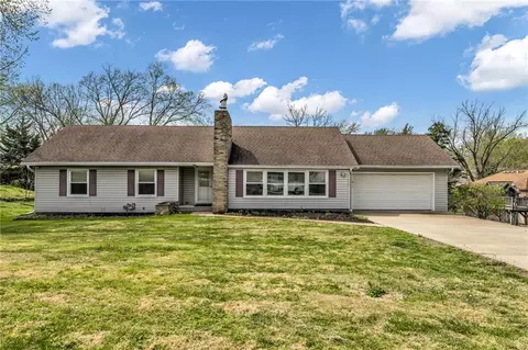 7220 NW Coronado St, Kansas City, MO 64152