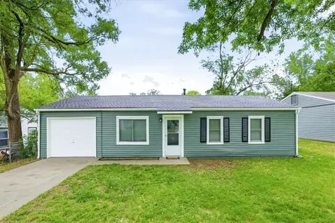 1736 Brook St, Lawrence, KS 66044