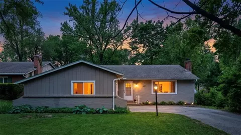 607 E 90th Ter, Kansas City, MO 64131