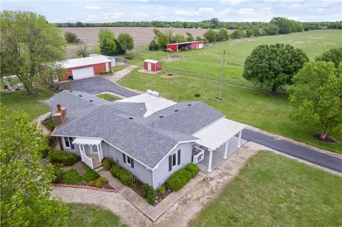 1504 17000 Rd, Parsons, KS 67357