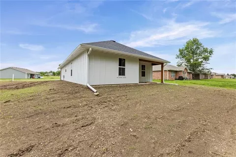 Exterior - 504 Mcguire Dr, Iola, KS 66749 photo 5 of 6