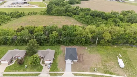 View/Area - 504 Mcguire Dr, Iola, KS 66749 photo 1 of 3