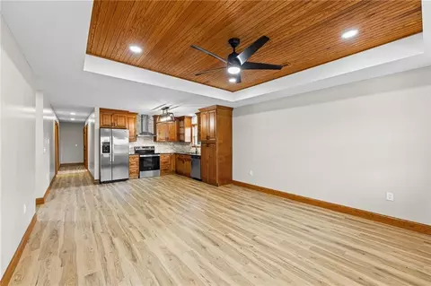 Living - 504 Mcguire Dr, Iola, KS 66749 photo 4 of 5