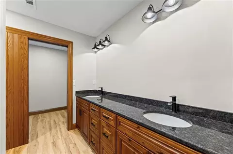 Bath - 504 Mcguire Dr, Iola, KS 66749 photo 1 of 3