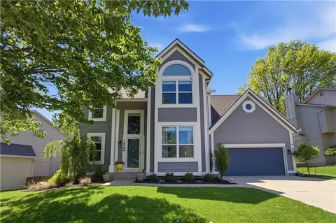 12784 S Hallet St, Olathe, KS 66062
