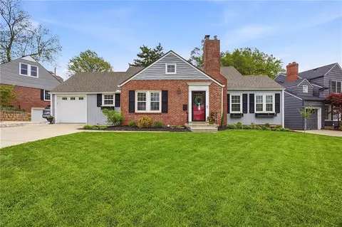 5325 Clark Dr, Roeland Park, KS 66205