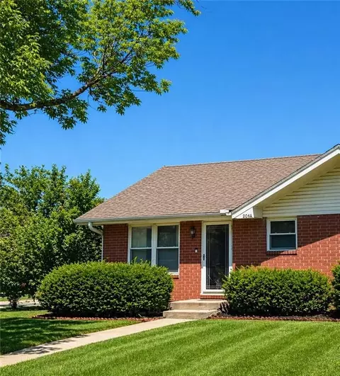 904 SE 3rd Ter, Lees Summit, MO 64063 photo 2
