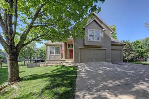 16655 W 155th Ter, Olathe, KS 66062