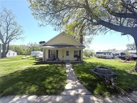 340 W Wisconsin St, Breckenridge, MO 64625
