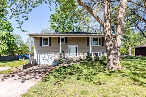 305 North St, Windsor, MO 65360