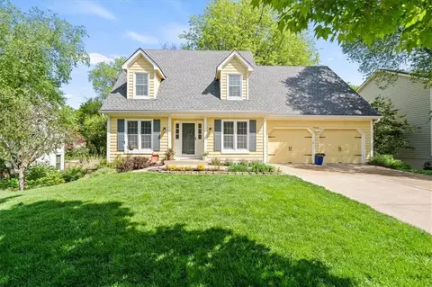 7816 W 115th St, Overland Park, KS 66210