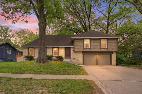 9731 Roe Ave, Overland Park, KS 66207