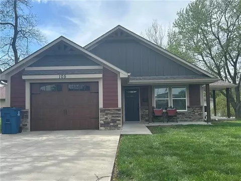 105 S 5th St, Odessa, MO 64076