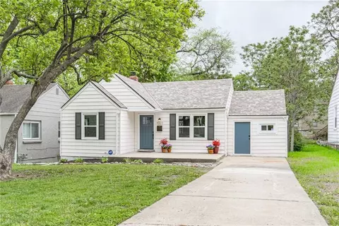 1321 E 76th St, Kansas City, MO 64131