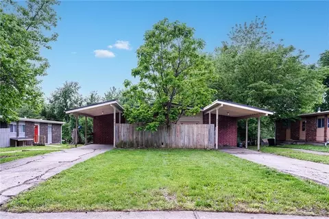 8436 Kessler St, Overland Park, KS 66212