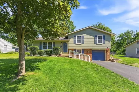 12116 W 68th St, Shawnee, KS 66216