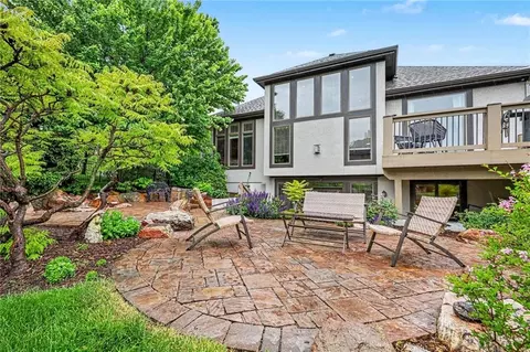 10515 N Michigan Ave, Kansas City, MO 64155