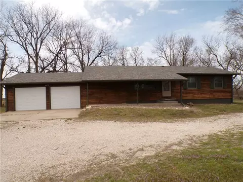 1010 2800 St, La Harpe, KS 66751