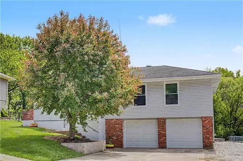 1100 8th St, Blue Springs, MO 64014