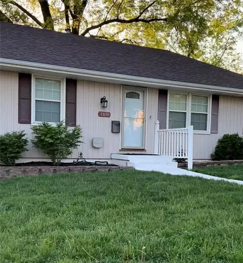 3830 S Breckenridge Dr, Independence, MO 64055