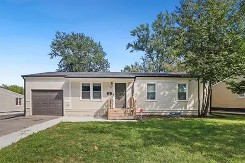 1201 N Indian Ln, Independence, MO 64056