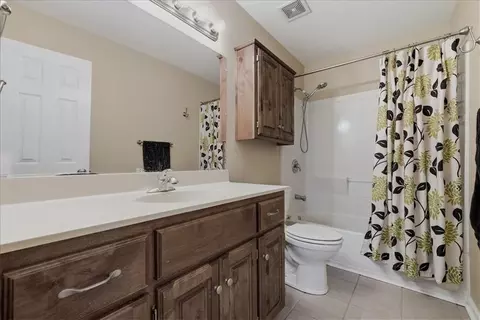Bath - 2450 Lowenstein Dr, Lees Summit, MO 64081 photo 1 of 1