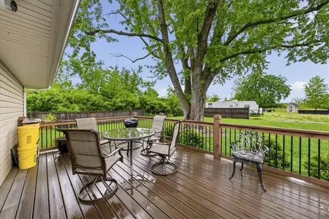 Exterior - 2450 Lowenstein Dr, Lees Summit, MO 64081 photo 4 of 9