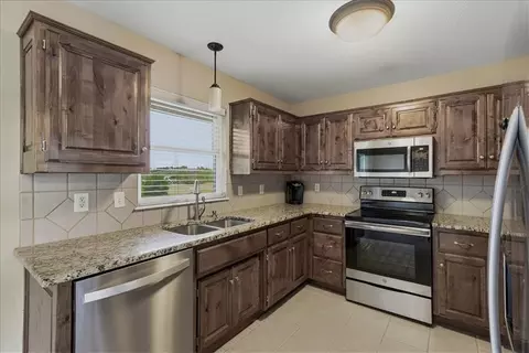 Kitchen - 2450 Lowenstein Dr, Lees Summit, MO 64081 photo 2 of 3