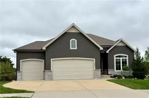 3121 SW Merriam Dr, Lees Summit, MO 64081