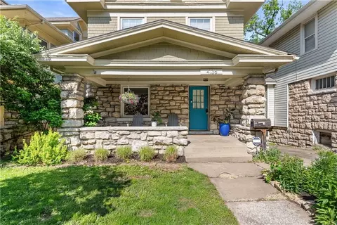 4136 Charlotte St, Kansas City, MO 64110