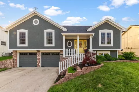 1712 Welleslay Ln, Liberty, MO 64068