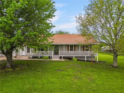 19555 K 68 Hwy, Paola, KS 66071