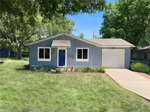 810 N Iowa St, Olathe, KS 66061