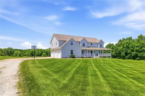 11310 S Hunt Rd, Lone Jack, MO 64070