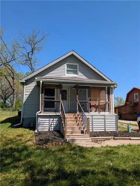 510 Lindberg Dr, Kansas City, MO 64118