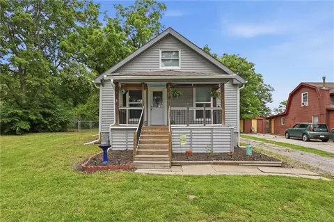 510 Lindberg Dr, Kansas City, MO 64118