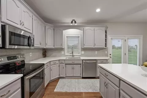 Kitchen - 4532 SW Gull Point Dr, Lees Summit, MO 64082 photo 2 of 3